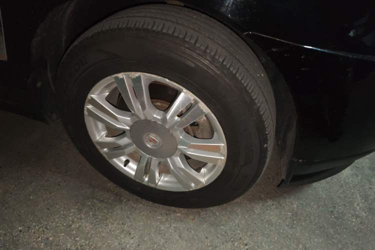 Used Cadillac SRX 2014 3.0L Comfort Model Right Front Wheel Hub