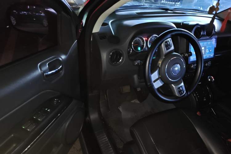 Used Jeep Compass 2012 2.4L Four-Wheel Drive Urban Edition