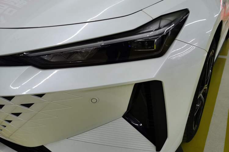 Used CHANGAN UNI-V iDD 2024 Blue Whale Smart Electric iDD 136km ZhiKu Model