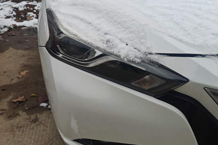 Used Nissan Lannia 2016 1.6L CVT Smart Cool Edition Right Front Headlight