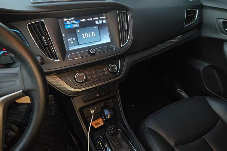 Used Roewe 360 2015 1.5L Automatic Luxury Edition
