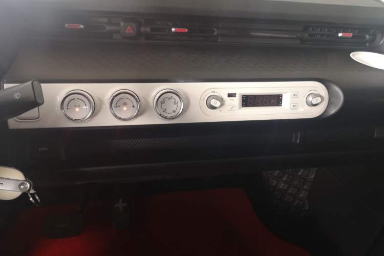 Used Wuling Hongguang MINIEV 2022 GAMEBOY 300km Enthusiast Model with Lithium Iron Phosphate Audio And AC Panel