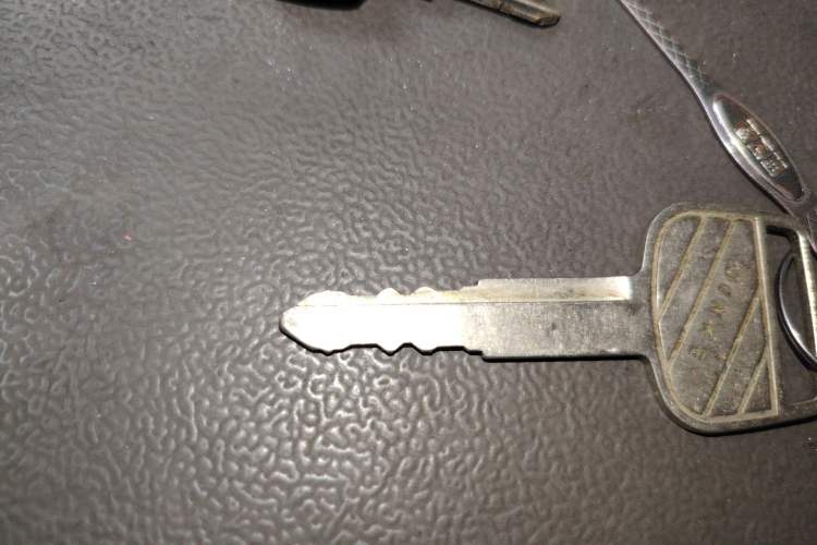 Used Jinbei Hiace 2020 2.0L Express King Series Deluxe Van Standard Roof China VI Emission Standard 1TZS