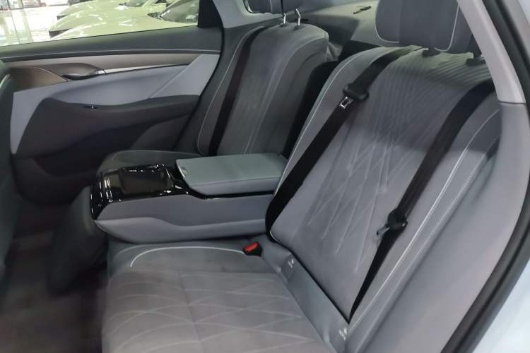 Used VOYAH PASSION 2023 Four-Wheel Drive Long-Range Version Interior 4