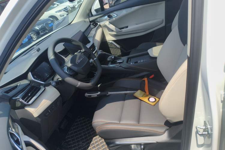 Used Lynk & Co 06 EM-P 2023 1.5T Remix PHEV Pro