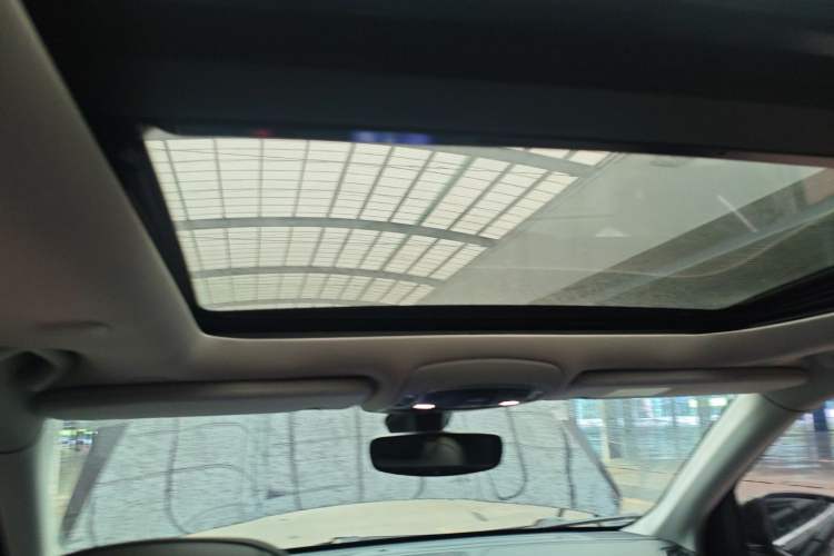 Used Jeep Commander 2018 2.0T Two-Wheel Drive Enjoy Edition China V