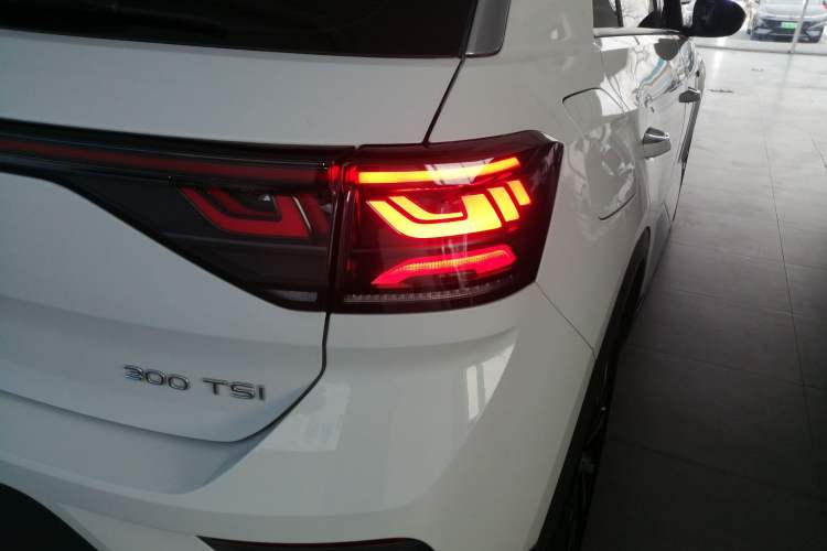 Used Volkswagen T-ROC 2024 280TSI DSG Two-Wheel-Drive Time Edition