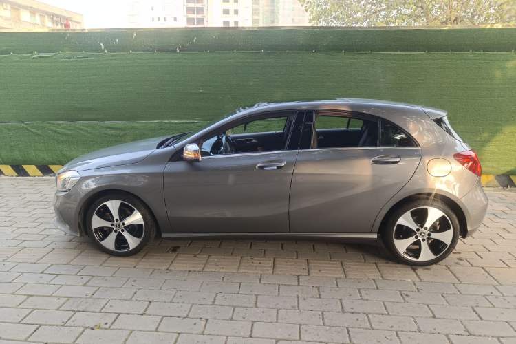 Used Mercedes-Benz A-Class 2017 Revised Version A 200 Fashion Edition
