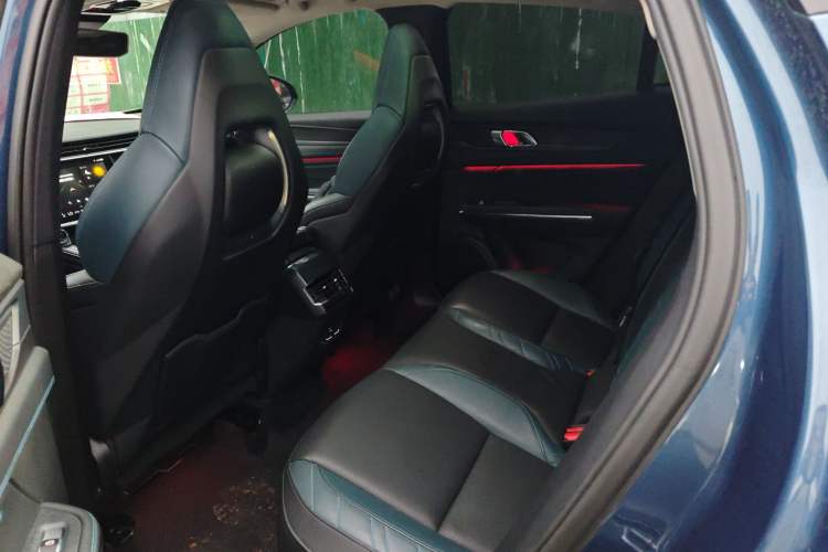 Used Lynk & Co 05 2020 2.0TD Two-Wheel Drive Shine Halo
