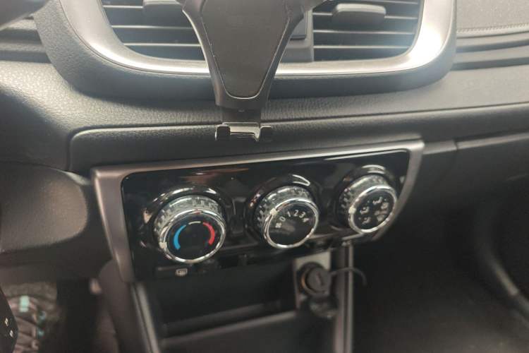 Used Toyota YARiS L Zhi Xuan 2020 X-Trail X 1.5L CVT Leading Edition Audio And AC Panel