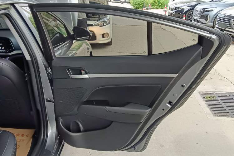 Used Hyundai Elantra (6th Generation / Lingdong) 2016 1.6L Automatic ZhiXuan – Elite Version Right Rear Door Interior