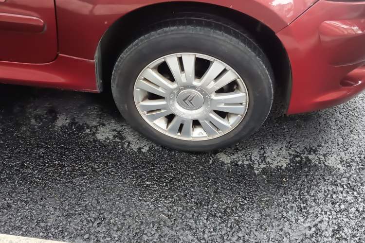 Used Citroen C2 2012 1.4L Manual Sport Model Right Front Wheel Hub