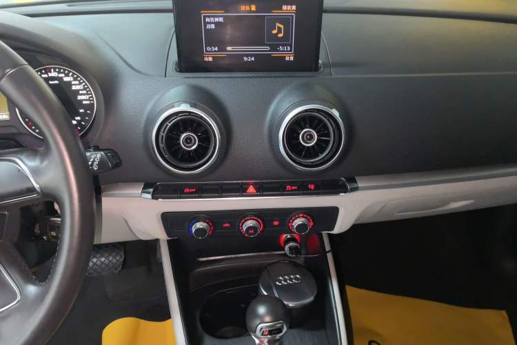 Used Audi A3 2014 Sportback 35 TFSI Automatic Ambition Edition Audio And AC Panel