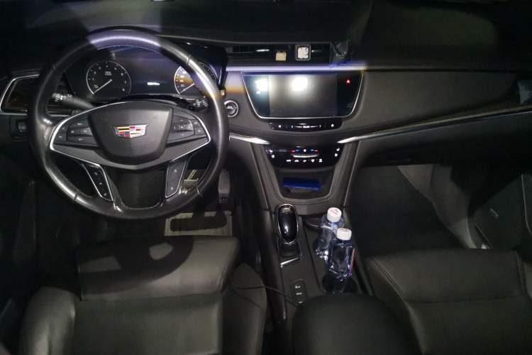 Used Cadillac XT5 2016 28T Four-Wheel-Drive Leading Model Center Console