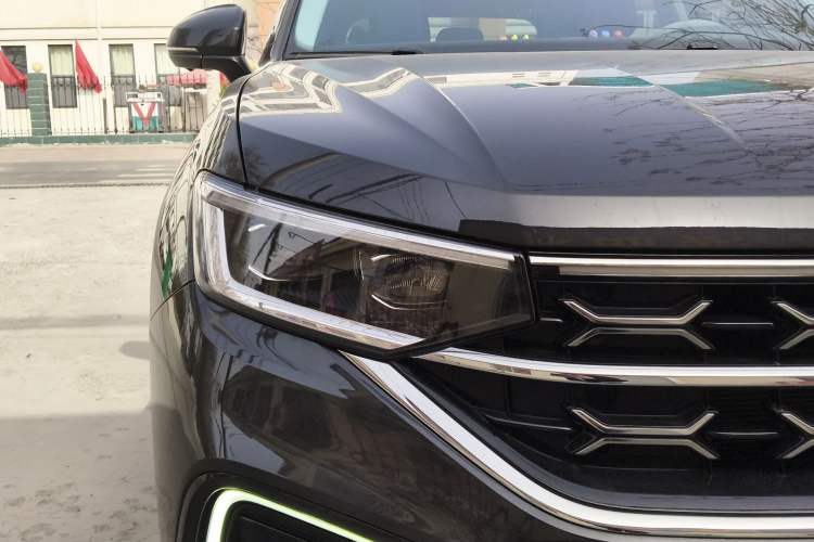 Used Volkswagen Tayron 2024 300TSI Two-Wheel-Drive Luxury Plus Advanced Version
