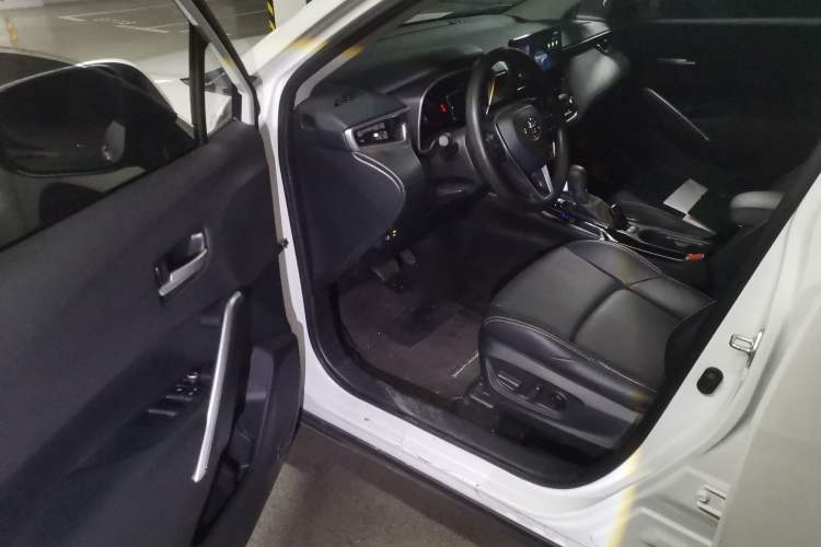 Used Toyota FRONTLANDER 2023 2.0L CVT Luxury Edition