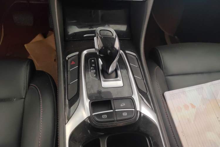 Used MG HS 2019 20T Automatic Two-Wheel Drive Luxury Edition China VI Standard
