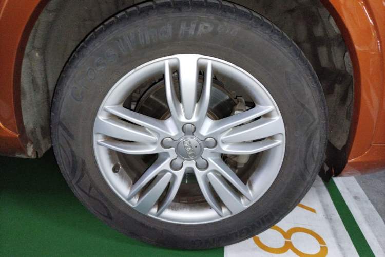 Used Audi Q3 2015 35 TFSI Comfort Model Right Front Wheel Hub