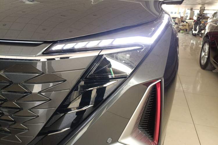 Used Oshan Z6 2023 Blue Whale 1.5T DCT Smart Luxury Model