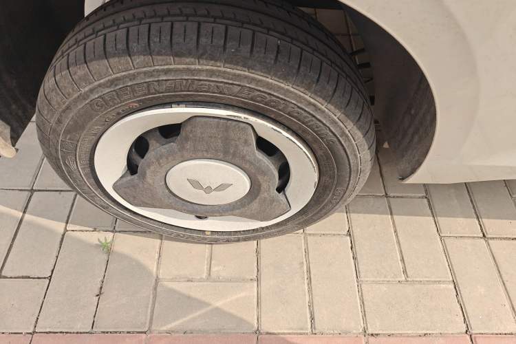 Used Wuling Hongguang MINIEV 2024 3rd Generation 215km Youth Edition Right Rear Wheel Hub