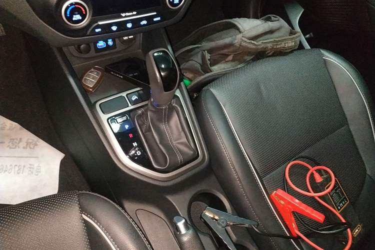 Used Hyundai ix25 2015 1.6L Automatic Two-Wheel-Drive Deluxe DLX Model