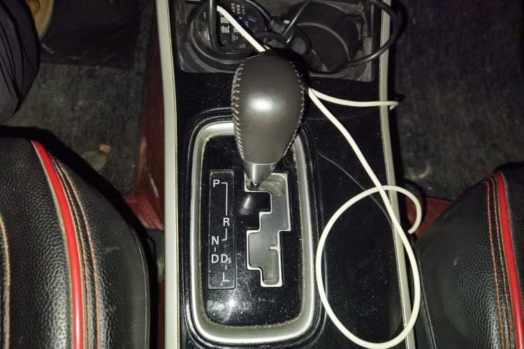 Used Mitsubishi Outlander 2019 2.0L Two-Wheel Drive Comfort Edition 7-Seater China VI Standard
