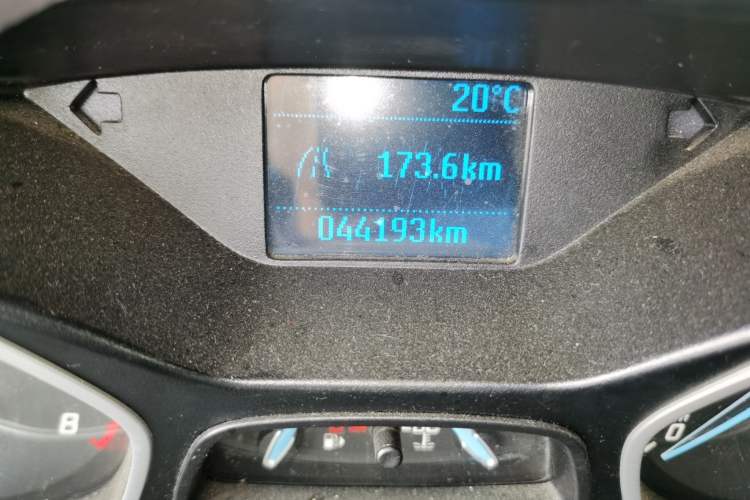 Used Ford Focus 2012 Sedan 1.6L Manual Comfort Model
