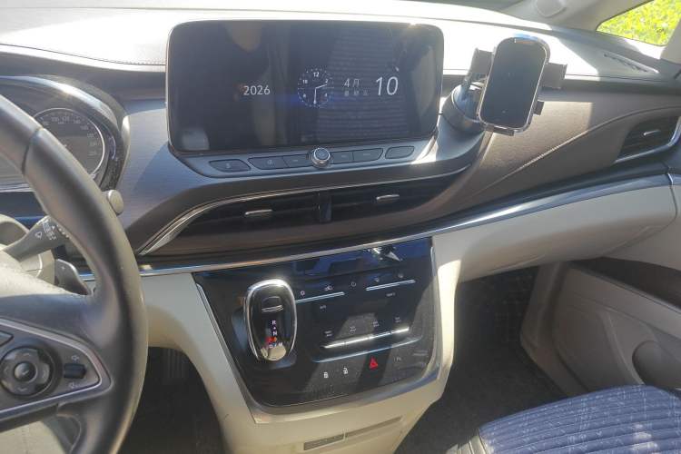 Used Buick GL8 2021 Land Cruiser Executive Class 652T Luxury Model Audio And AC Panel