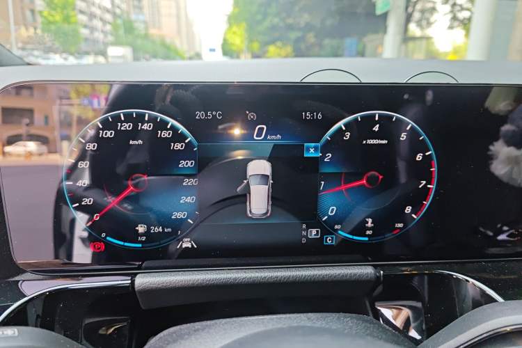 Used Mercedes-Benz GLA 2022 Facelifted GLA 200 Instrument Cluster