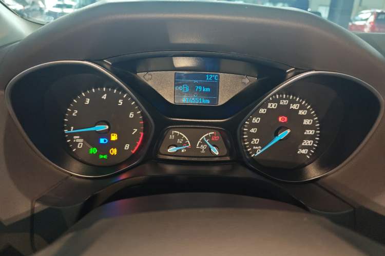 Used Ford Focus 2012 Sedan 1.6L Manual Fashion Edition
