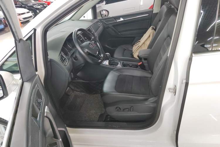 Used Volkswagen Golf Sportsvan 2016 280TSI Automatic Luxury Model Left Front Seat