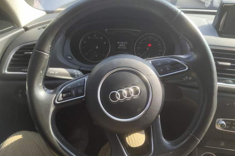 Used Audi Q3 2016 35 TFSI Fashion Model
