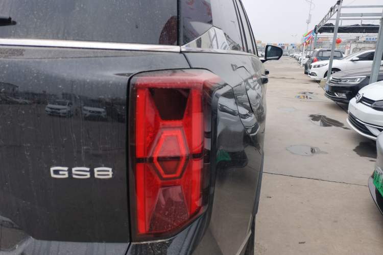 Used GAC Trumpchi GS8 2022 Linghang Series 2.0 TGDI Two-Wheel-Drive Luxury Smart Connectivity Version (7 Seats)