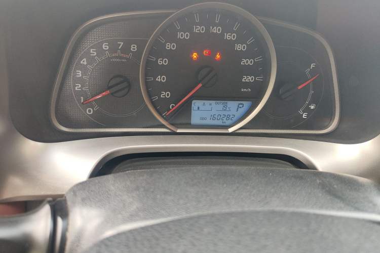 Used Toyota RAV4 2013 2.5L Automatic 4x4 Elite Edition Odometer Close Up