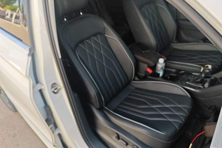 Used Volkswagen Tiguan L 2023 330TSI Automatic Two-Wheel Drive R-Line Enjoyment Edition