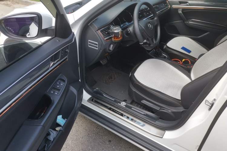 Used Volkswagen C-TREK 2017 1.6L Automatic Comfort Model Driver Seat