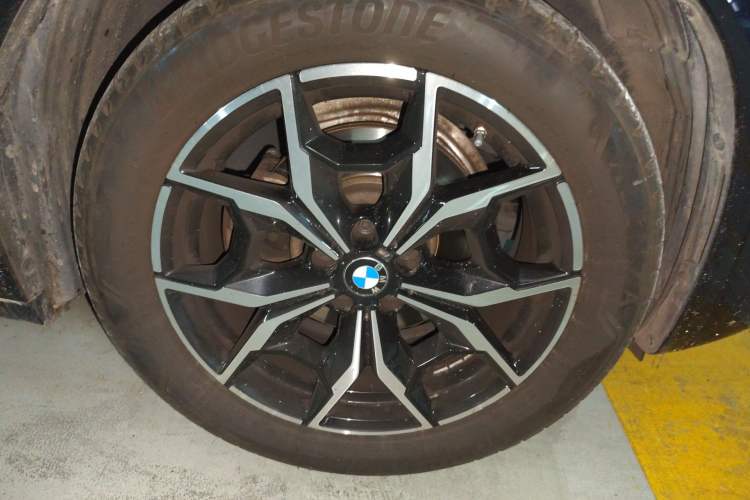 Used BMW X3 2023 xDrive25i M Sport Package Right Front Wheel Hub