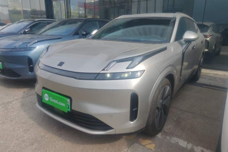 Used Lynk & Co 08 EM-P 2023 120km Long-Range Halo