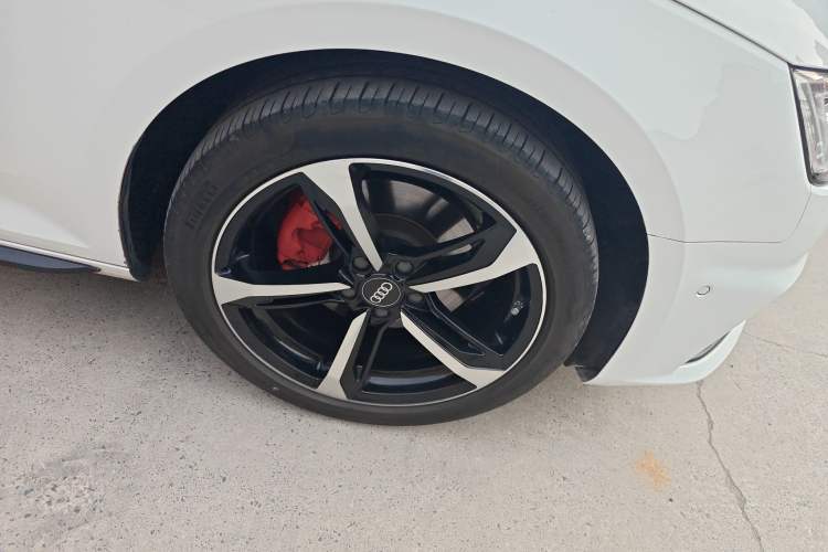 Used Audi A4L 2019 40 TFSI Fashion Edition China VI Emission Standard