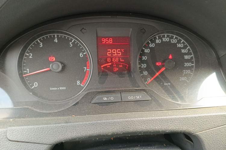 Used Volkswagen Santana 2013 1.6L Manual Fashion Edition
