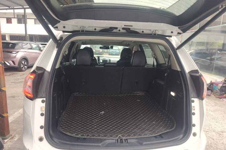 Used Ford Edge 2017 EcoBoost 245 Two-Wheel-Drive Sporty 7-Seater