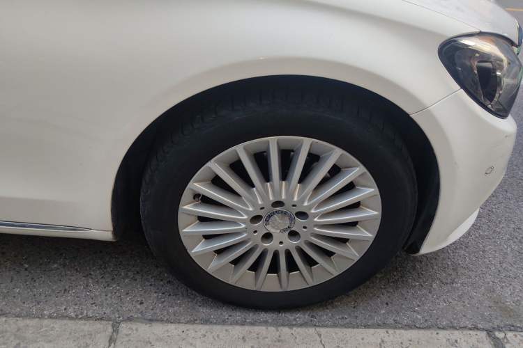 Used Mercedes-Benz C-Class 2015 C 200 L