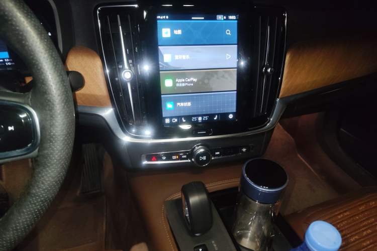 Used Volvo S90 New Energy 2023 T8 Plug-in Hybrid All-Wheel Drive Long-Range Zhiyi Luxury Edition Audio And AC Panel