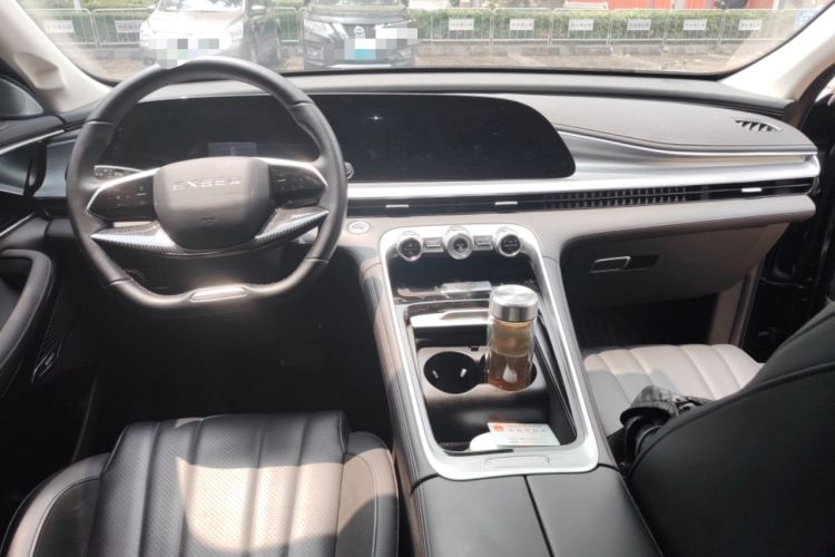 Used EXEED Lingyun 2024 300T Two-Wheel Drive Starlight Edition Center Console