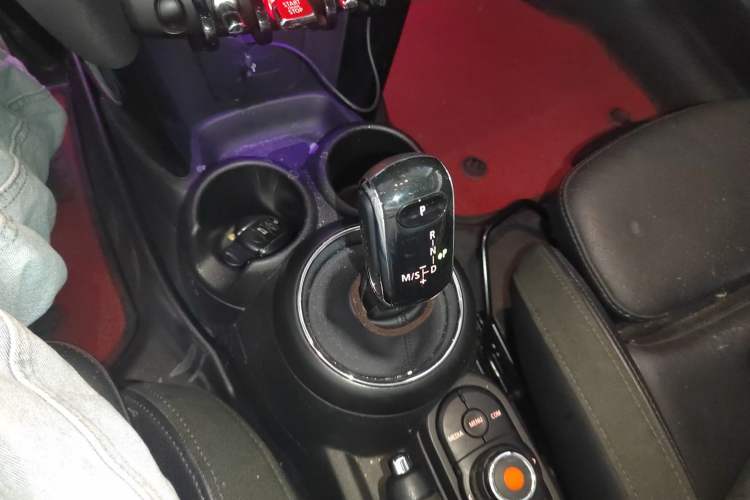 Used MINI MINI 2018 1.5T COOPER Artist Five-Door Edition