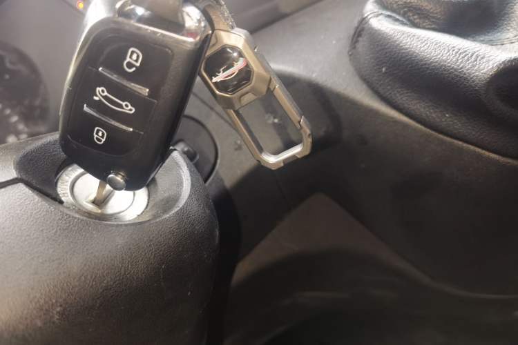 Used Iveco Eurocargo 2018 2.3T Short-Wheelbase Low-Roof Multi-Purpose Van with Side Sliding Door F1A