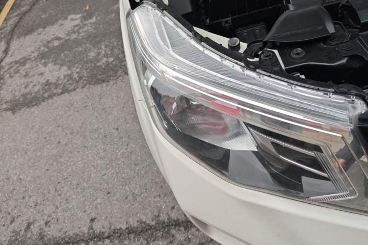 Used Nissan Terra 2020 2.5L XL Upper Automatic Two-Wheel Drive Luxury Edition Right Front Headlight