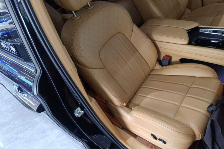 Used VOYAH Dream 2024 PHEV Extended-Range Premium Edition