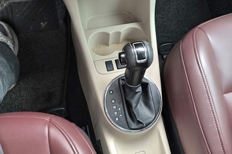 Used Skoda Fabia 2012 1.4L Automatic Crystal Edition Gear Lever