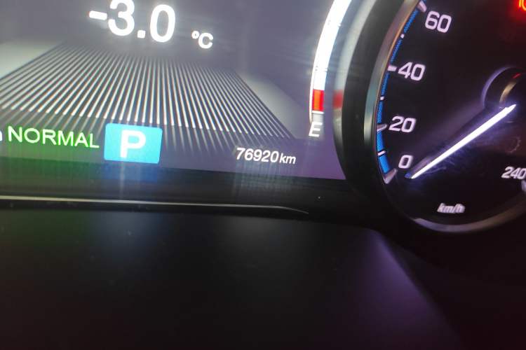 Used GAC Trumpchi GS8 2017 320T Two-Wheel Drive Luxury Smart Connectivity Version (7 Seats)